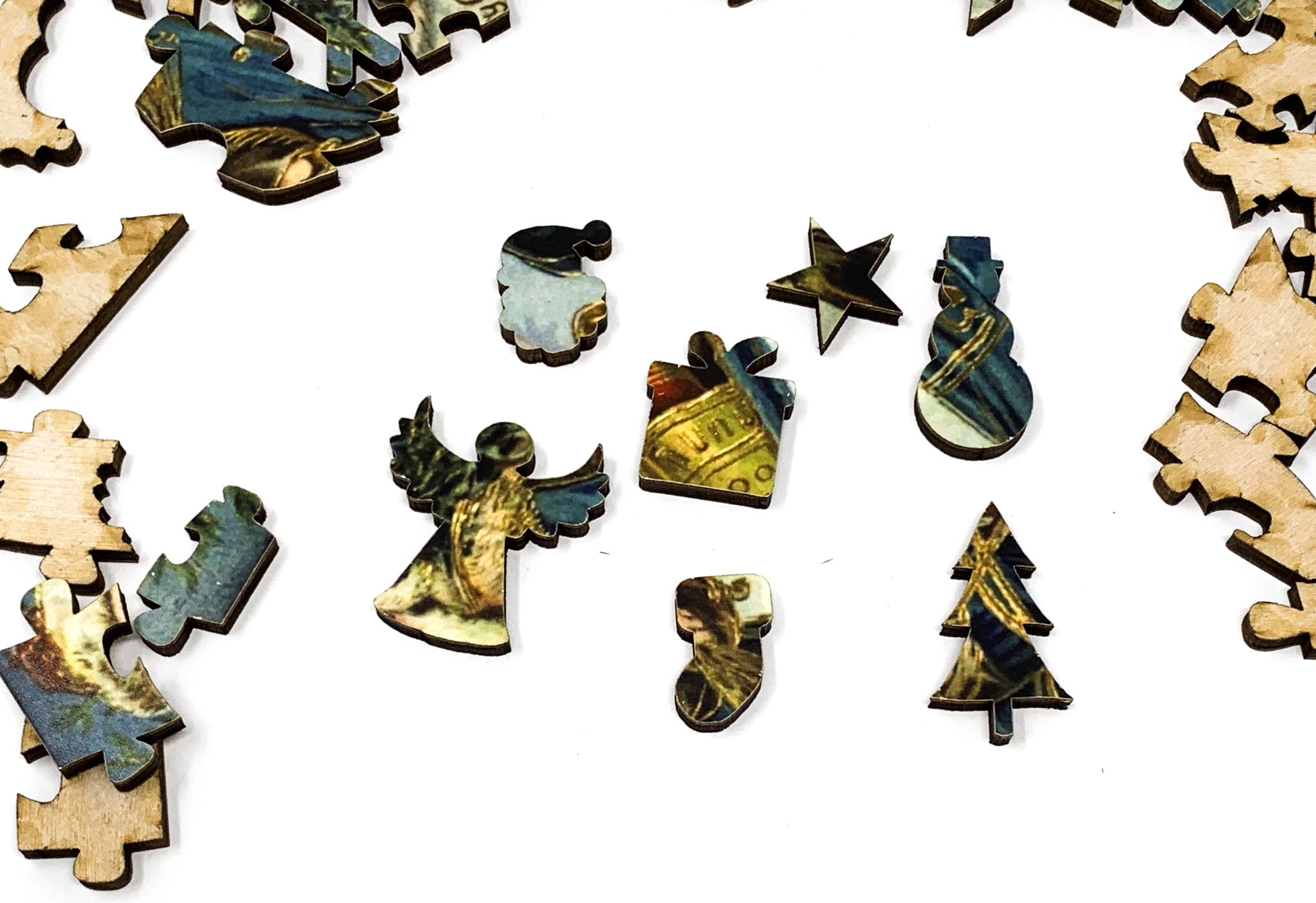 Santa Brings The Tree (Victorian Santa 1) (50 Pieces) Mini Christmas Wooden Jigsaw Puzzle - Nautilus Puzzles - Wooden Jigsaw Puzzles For Adults