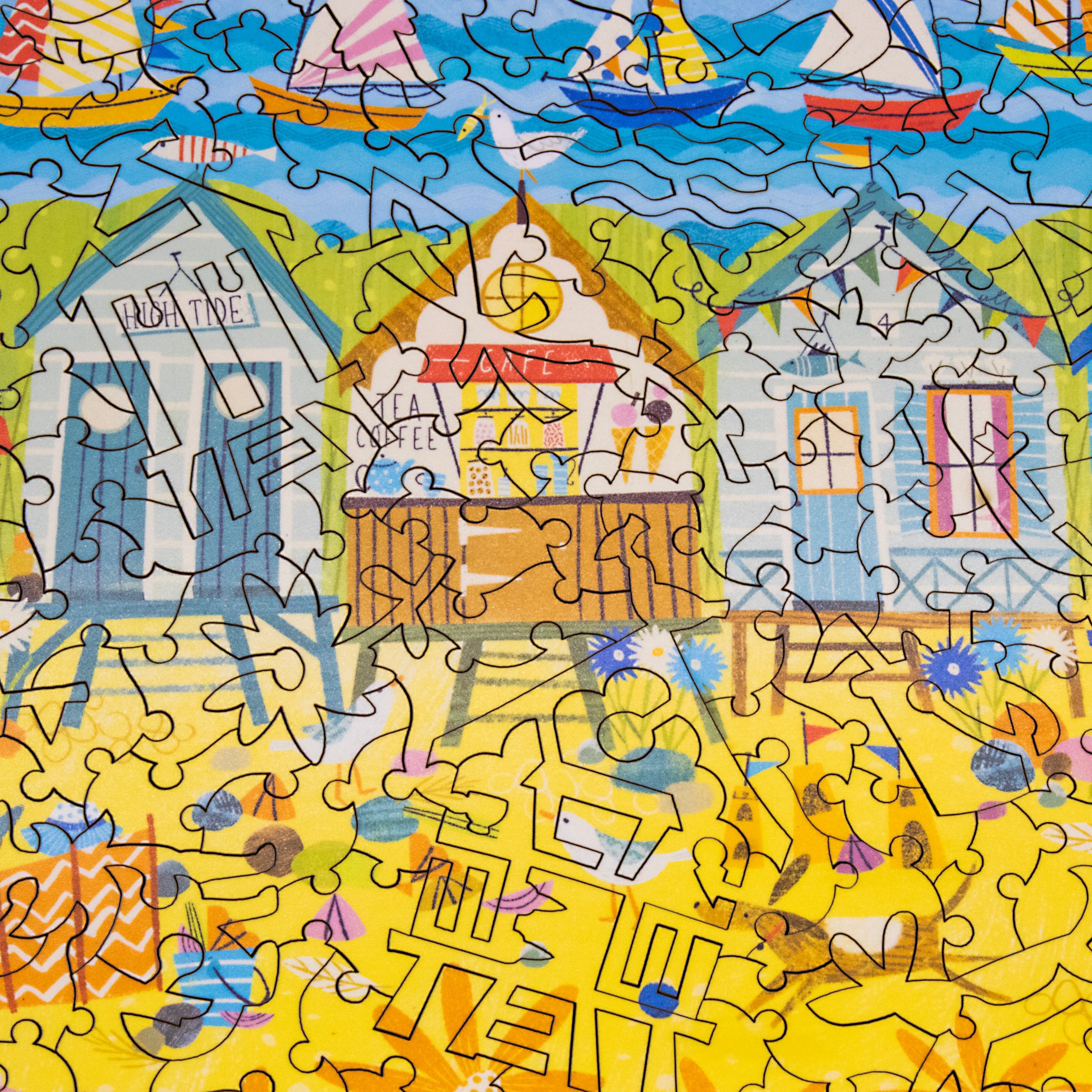 Beach Huts (479 Piece Wooden Jigsaw Puzzle)