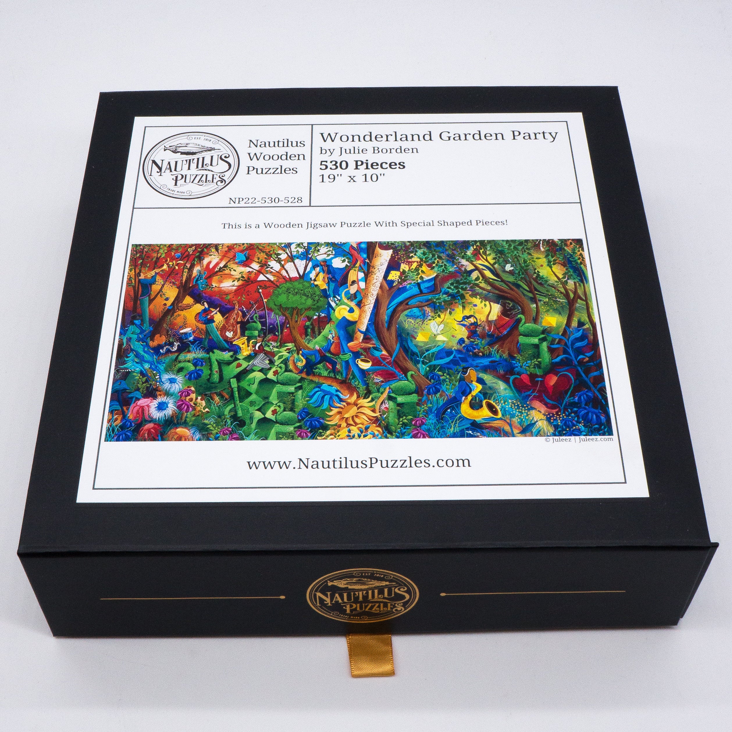 Alice in Wonderland - 425 Piece Wooden Jigsaw Puzzle | Nautilus