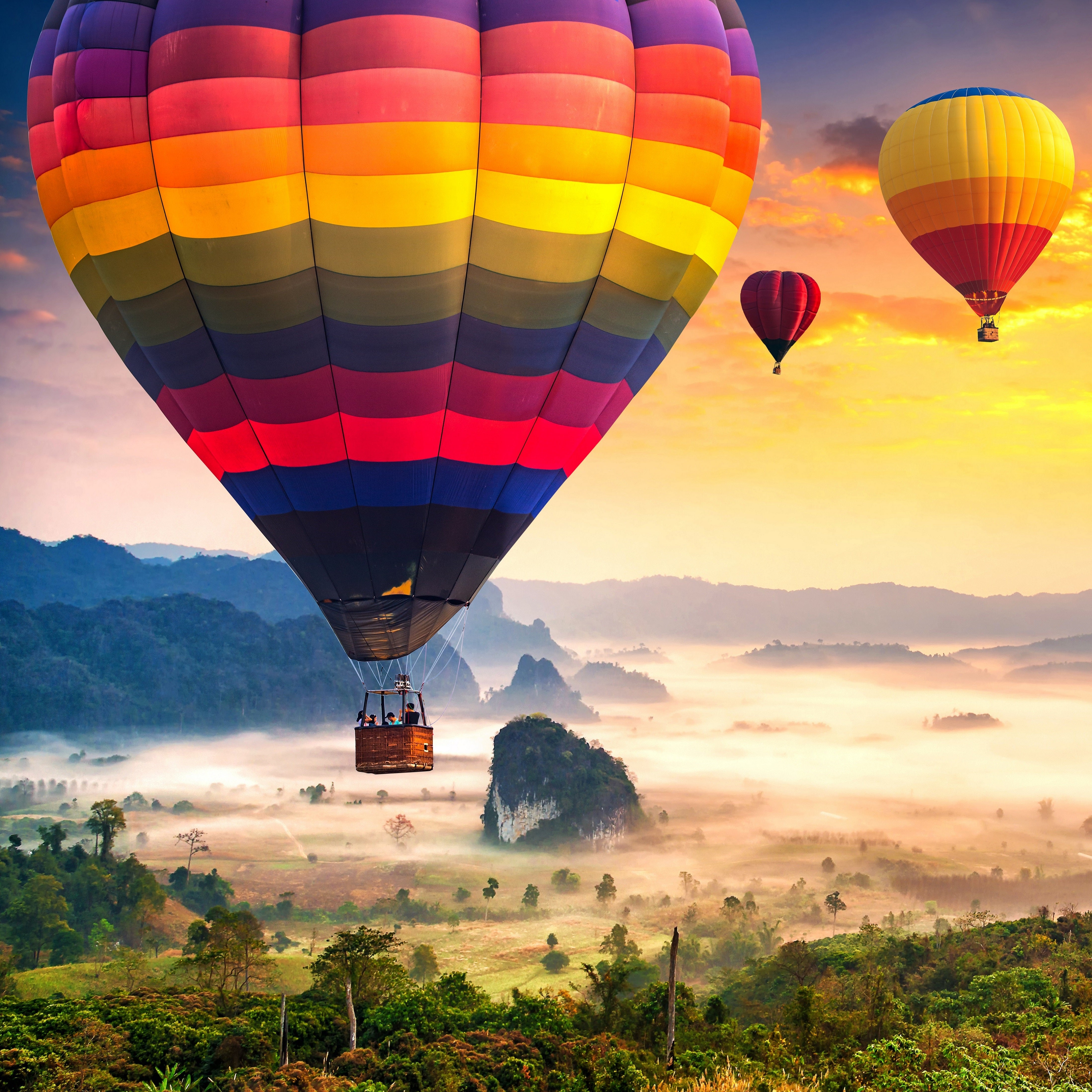 Hot Air Balloons Over Phu Langka, Thailand - 225 Piece Wooden