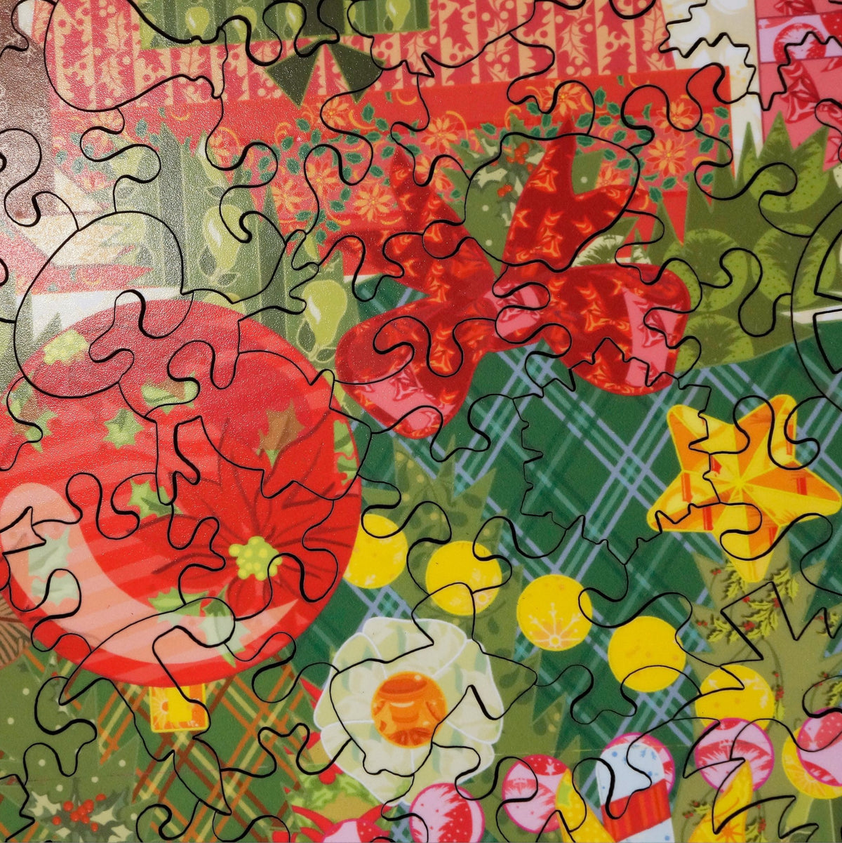 Christmas Quilt (548 Pieces) Christmas Wooden Jigsaw Puzzle - Nautilus Puzzles - Wooden Jigsaw Puzzles For Adults