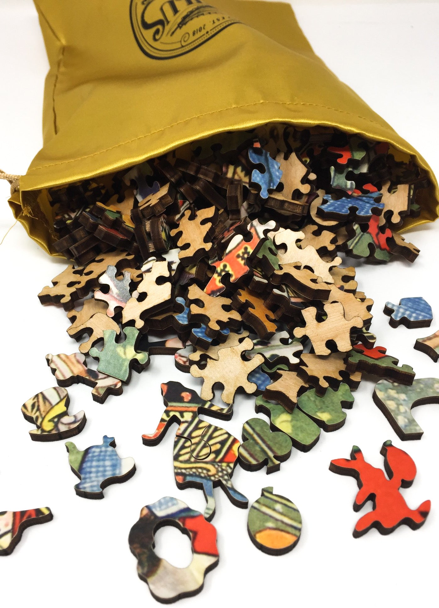 Alice in Wonderland "Off With Her Head!" (425 Piece Wooden Jigsaw Puzzle) - Nautilus Puzzles - Wooden Jigsaw Puzzles For Adults